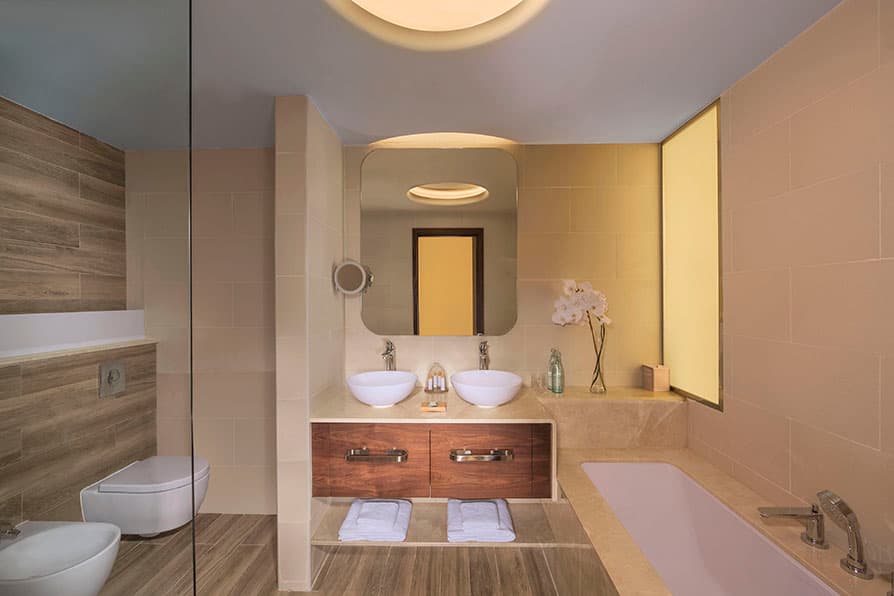 MGallery-Club Room King or Twin Bed with Balcony and Club Lounge Access