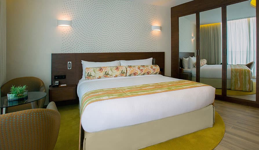 MGallery-Club Room King or Twin Bed with Balcony and Club Lounge Access