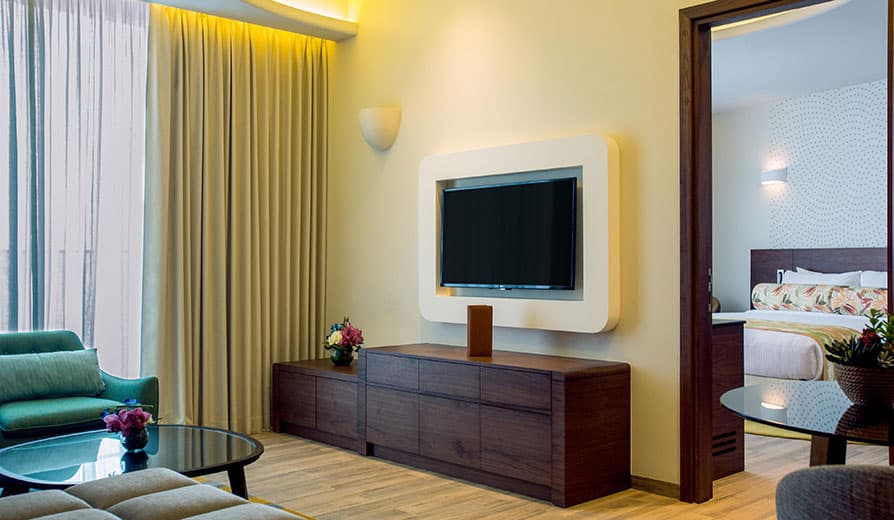 MGallery-Club Room King or Twin Bed with Balcony and Club Lounge Access